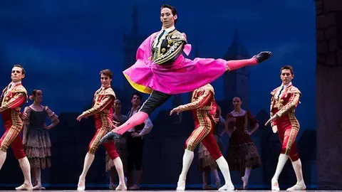 Escena de 'Don Quijote', ballet interpretado por la Compañía Nacional de Danza de España.