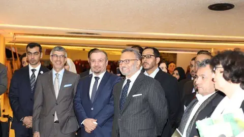 Anwar Gargash, durante la inauguración en Ginebra de la exposición sobre la participación de Emiratos en el Examen Periódico Universal del Consejo de Derechos Humanos. (WAM)