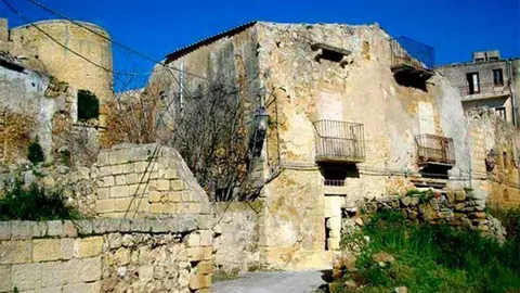 Una imagen de las casas de piedra a la venta en Cerdeña.