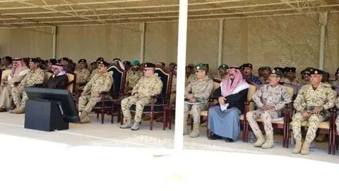 Autoridades durante el ejercicio militar conjunto de Emiratos, Bahrein y Arabia. (WAM)