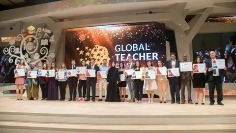 Finalistas de 2017, en la ceremonia de premios celebrada en Dubai. 