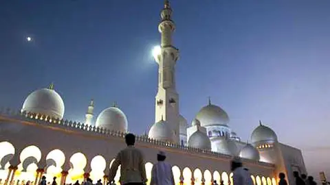 El Ramadán está sujeto a la observación de la luna.