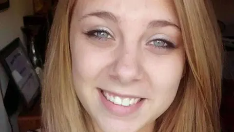 Kaylee Tompkins la chica que ha perdido sus ojos.