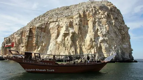 Una imagen de los fiordos de Musandan en Omán. (EL CORREO)