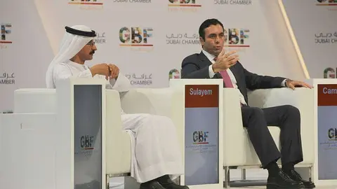 Pablo Campana, durante su intervención en el Foro Empresarial Global Latinoamericano de Dubai en presencia de Sultan Ahmed Bin Sulayem. (EL CORREO)