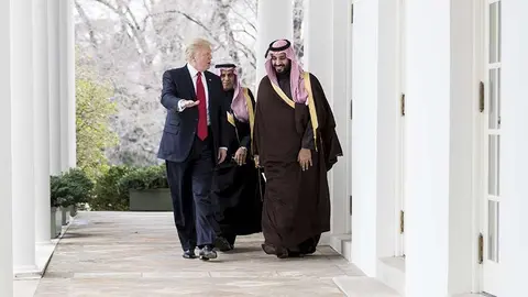 Donald Trump recibió a Mohammed bin Salman en la Casa Blanca en marzo de 2017. (The White House)