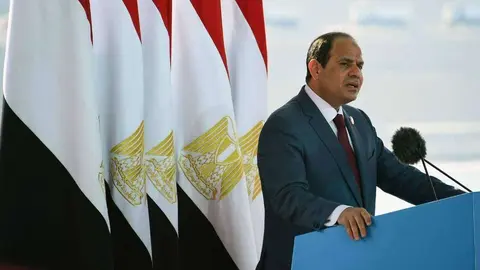 El presidente Al Sisi ofrece sus condolencias a los familiares de las víctimas. 