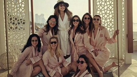 Una de las fotografías subidas por Mina Basaran en la red Instagram de su despedida de soltera en Dubai. 