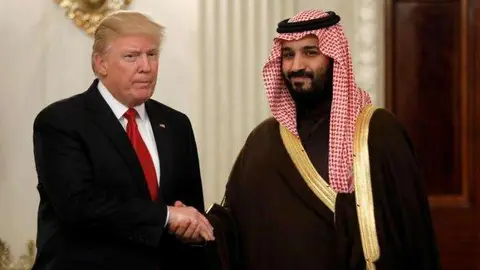 Donald Trump junto al ministro de Defensa saudí en una visita a la Casa Blanca.