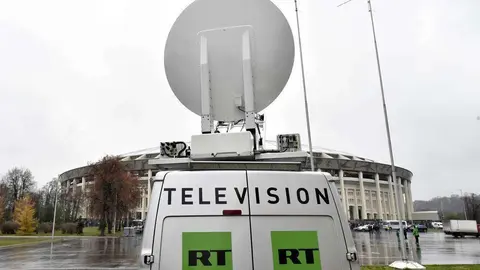 Un vehículo del canal de noticias RT, antes Russia Today.