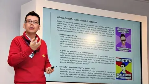 El profesor colombiano Juan Miguel Bermúdez, hoy durante el Global & Skills Forum que se desarrolla en Dubai. (EL CORREO)