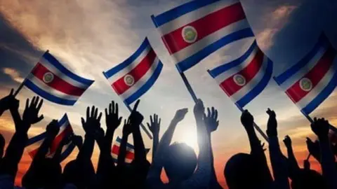 Costa Rica es el país hispanohablante mejor posicionado en el ranking de la Felicidad.