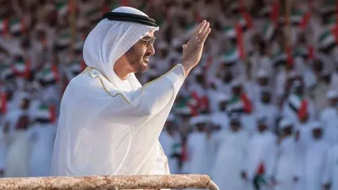 El príncipe heredero de Abu Dhabi durante un desfile.