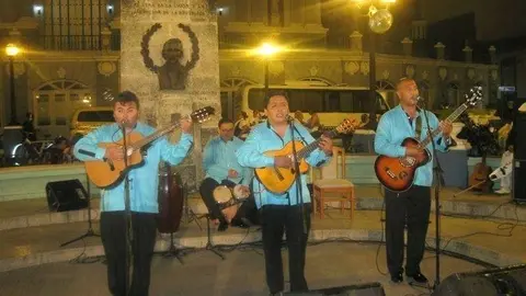 El Trío Ensueño, durante su actuación en el Festival de la Trova Pepé Sánchez en Santiago de Cuba. (Sergio Martínez)