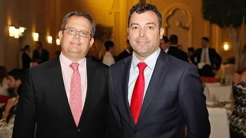 José Luis Kaiser -izquierda- con Erik Rovina, consejero económico y comercial jefe de España en Emiratos Árabes. (Richard Ramos)