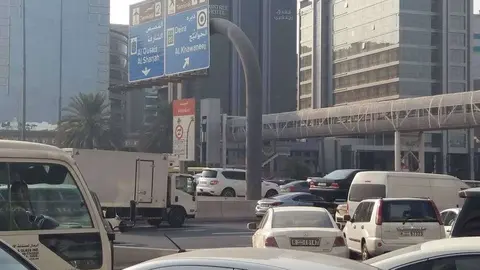 La autopista E-11 de Dubai. (EL CORREO)