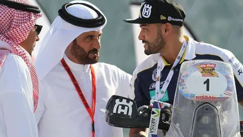 Pablo Quintanilla, en el podio del Abu Dhabi Desert Challenge. (Abu Dhabi Desert Challenge)