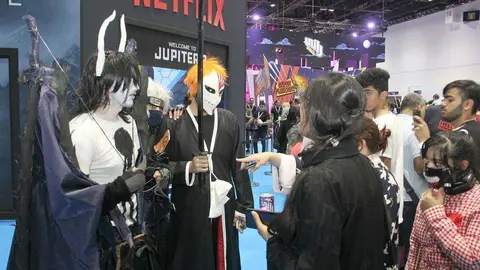 Stand de la maqueta de la seria de Netflix 'Perdidos en el espacio'. (EFE)