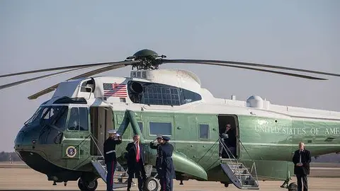 Trump desciende de un helicóptero militar el pasado mes de marzo. (Shealah Craighead, White House)