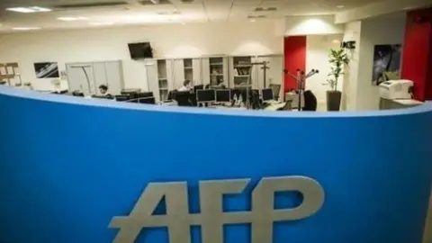La Agence France-Presse (AFP) es la agencia de noticias más antigua en el mundo.