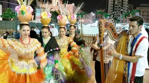 La presencia de grupos hispanoamericanos es muy destacada. (J. L. Gómez)