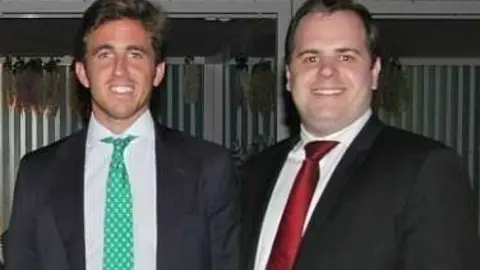 Albert Jové, vicepresidente del SBC en Dubai -derecha-, que en la imagen aparece junto a Carlos de Teresa, estuvo presente en el encuentro. (EL CORREO)