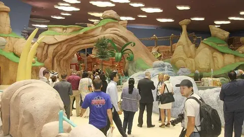 Perspectiva del parque de Warner en Abu Dhabi durante la jornada de presentación. (EL CORREO)