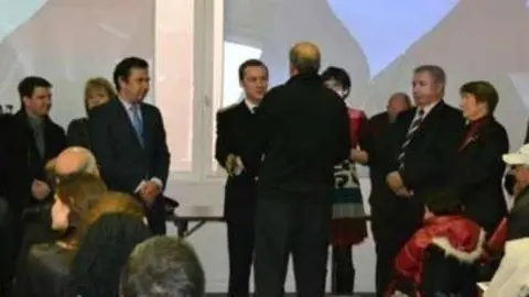 La mujer inmigrante alegó convicciones religiosas.