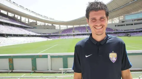 Alberto González Cabot ‘Beto’, en interior del estadio del Al Ain FC. (EL CORREO)