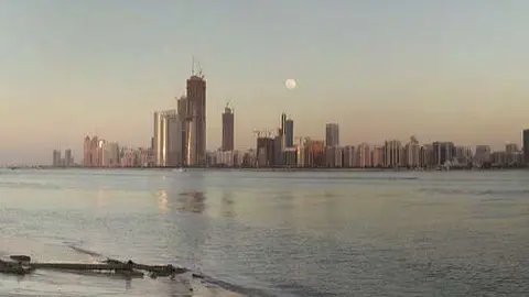 Imagen de una playa en Abu Dhabi.