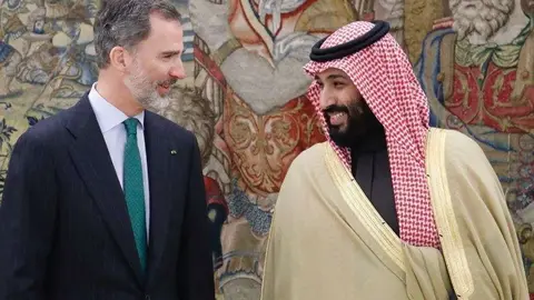 El Rey de España recibe al príncipe heredero de Arabia Saudita en Madrid.
