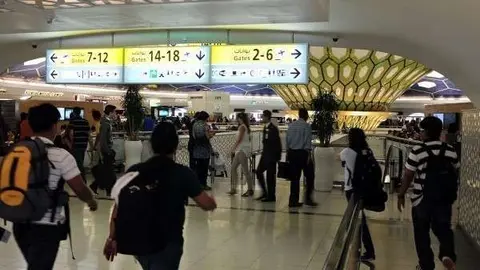 Puertas de embarque el Aeropuerto Internacional de Abu Dhabi.