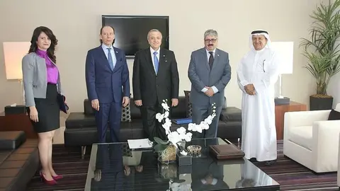 Foto del momento de inicio de la reunión bilateral. (EL CORREO)