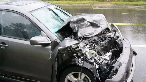 Un vehículo accidentado.