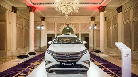 El Toyota Rush en el Palazzo Versace de Dubai.