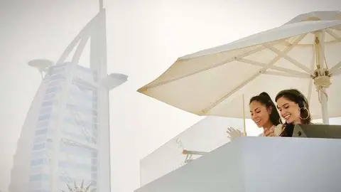 La novia de Maluma en el Burj Al Arab de Dubai. (Instagram)