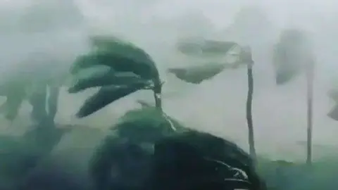 Los vientos tuvieron rachas de hasta 200 kilómetros por hora.