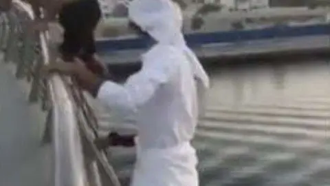 Una captura del vídeo del salto del Canal de Dubai.