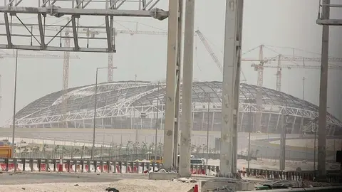 Un estadio en construcción en Qatar. (EL CORREO)