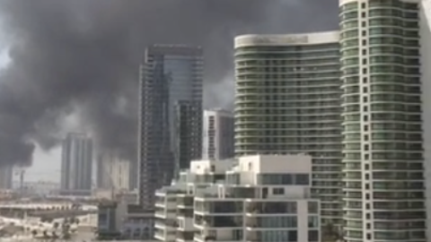 Imagen de Abu Dhabi tras el incendio en Reem Island este sábado. (Pantallazo)
