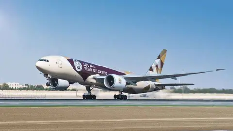 Avión de Etihad con la imagen del Año de Zayed en su fuselaje.