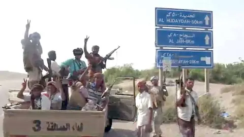 Las tropas leales se encuentran en la cercanía del puerto de Hodeida.