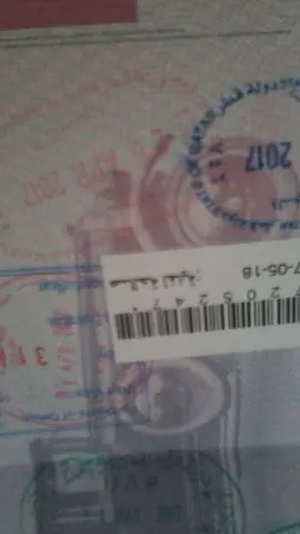 Pasaporte de la Unión Europea con visado de turista para Qatar.