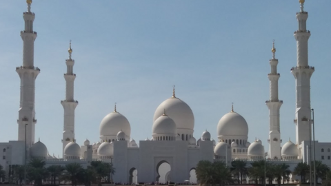 Una imagen de la Gran Mezquita Jeque Zayed de Abu Dhabi. (EL CORREO)
