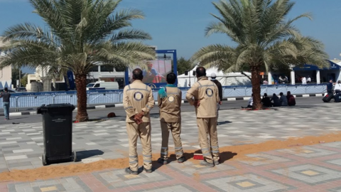 Trabajadores al aire libre en Emiratos Árabes. (EL CORREO)