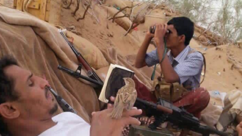 Fuerzas hutíes en las trincheras de Hodeidah.