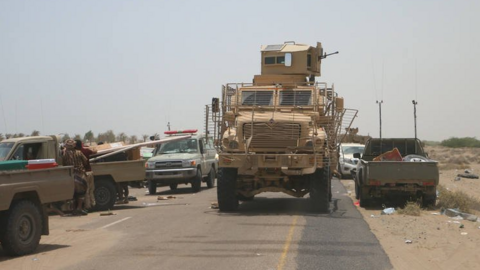 Un blindado de la Coalición Árabe en Hodeidah.