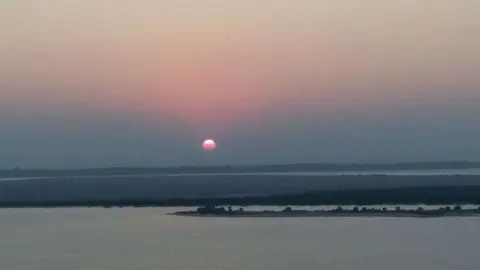 Puesta de sol en Abu Dhabi. (EL CORREO)