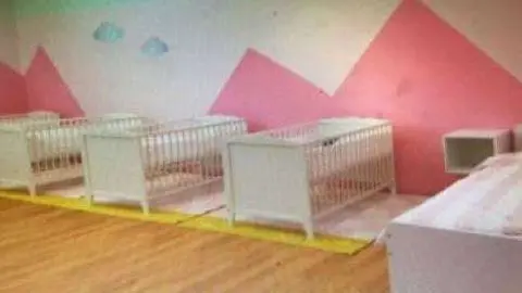 Una habitación para bebés en la Cárcel Central de Dubai. 