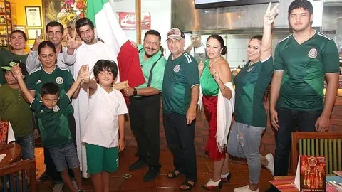 El ambiente que ofreció el restaurante María Bonita durante el partido México-Brasil fue extraordinario. (EL CORREO)
